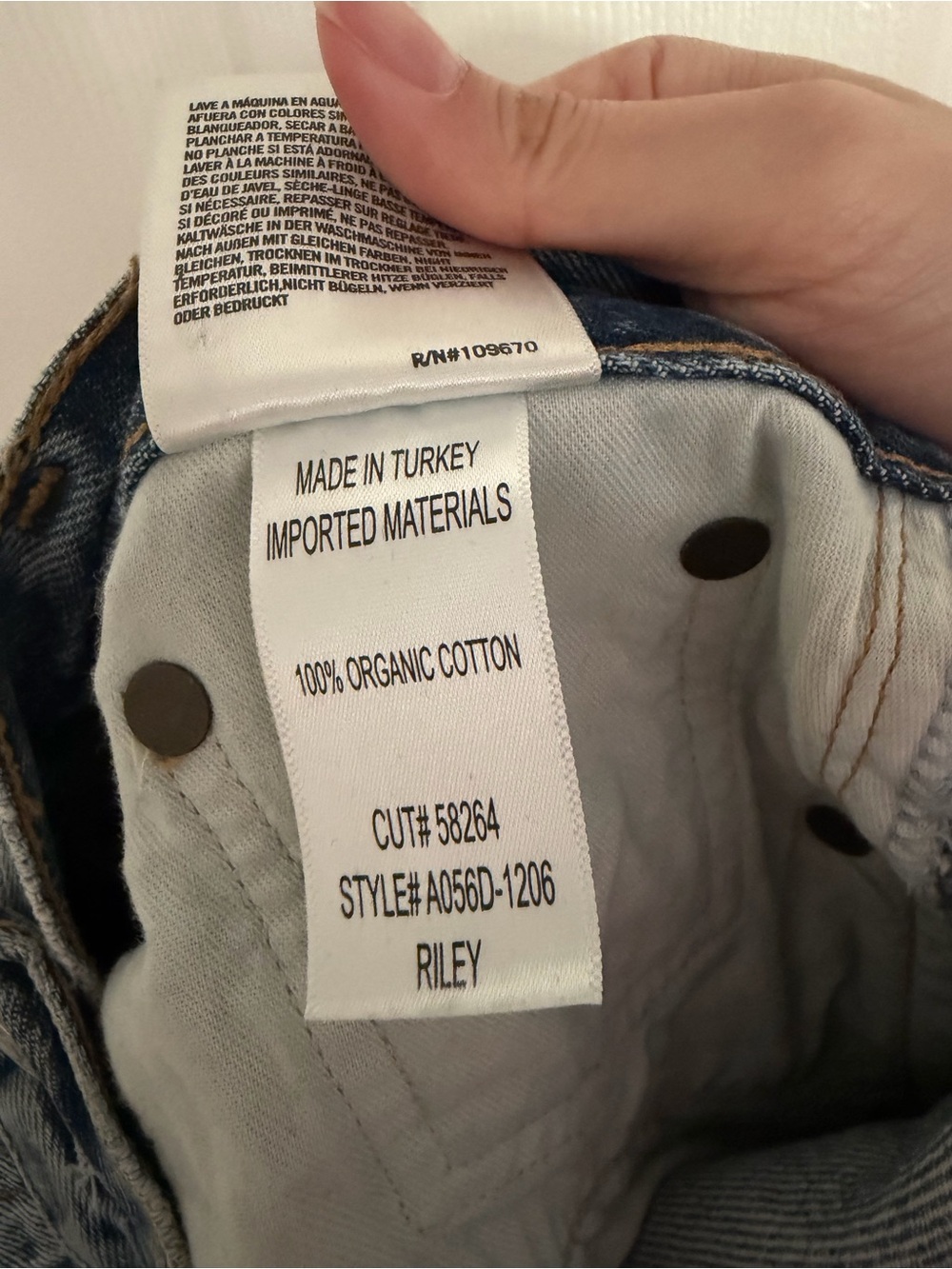 Agolde Riley High Rise Crop Jeans - Button Fly - Picture 11 of 11